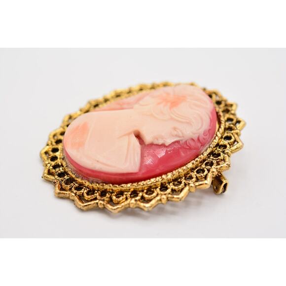 Vintage Cameo Pin Brooch Antiqued Gold Tone Heavy Oval Signed 1980s BinAP - Picture 5 of 12